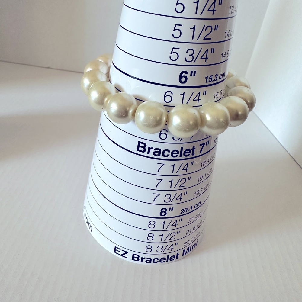 Faux pearl stretch bracelet set of 3 - Picture 6 of 8